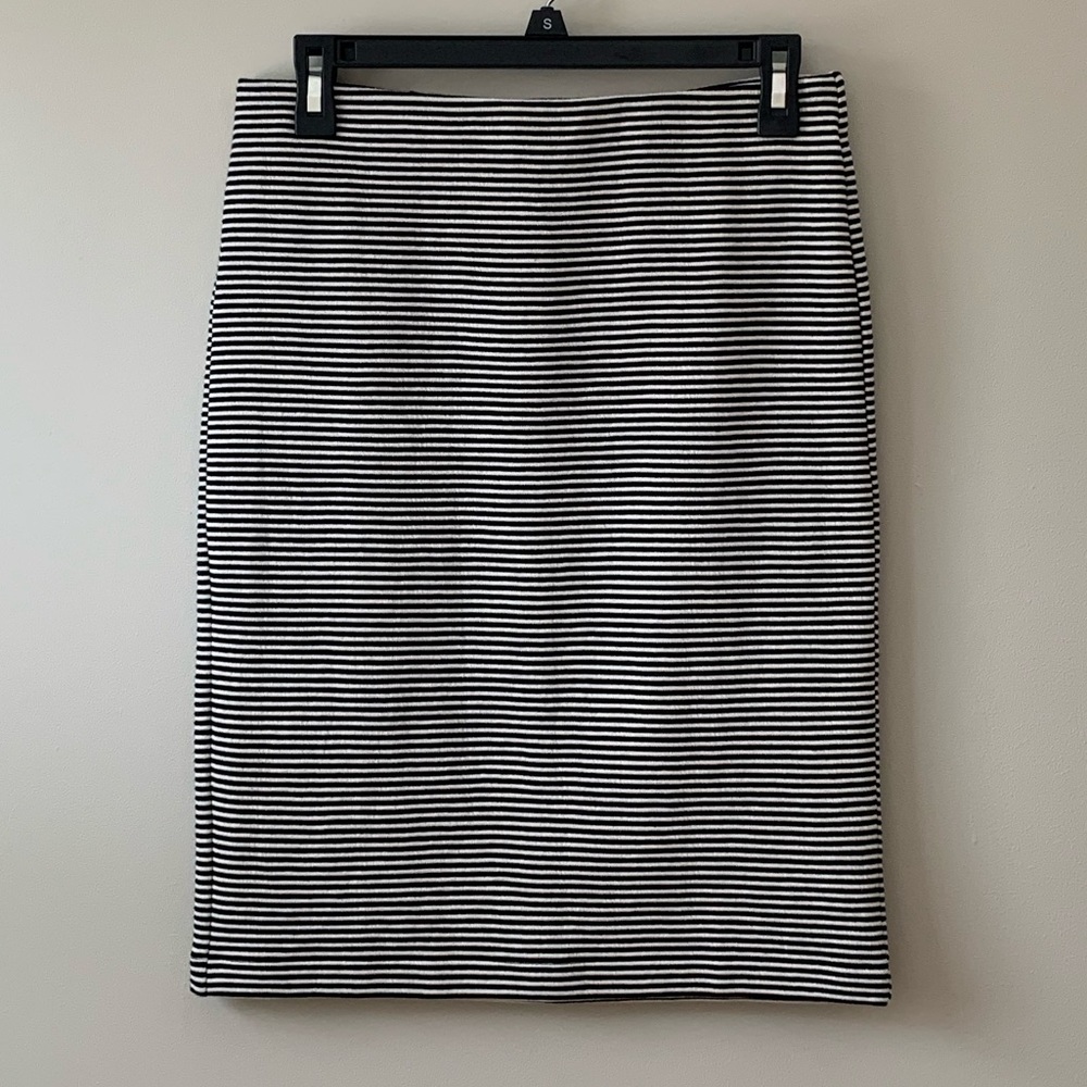 LOFT black and white striped pencil skirt